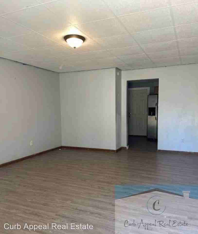 322 Gum Ave - Photo 3 of 17