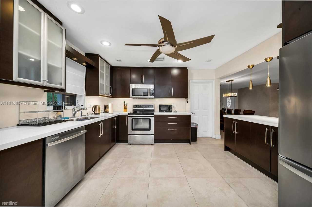 2340 Ne 192nd St #2340 - Photo 2 of 16