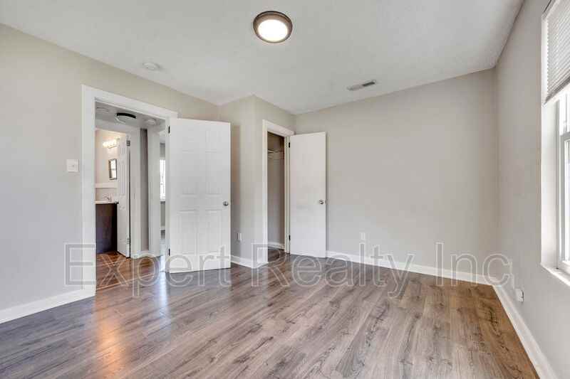 1045B 57th St W - Photo 4 of 6