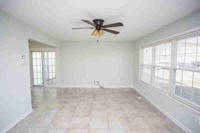 11 Lerner Ct - Photo 2 of 32