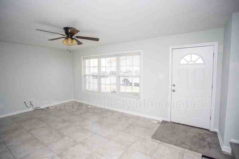 11 Lerner Ct - Photo 3 of 32
