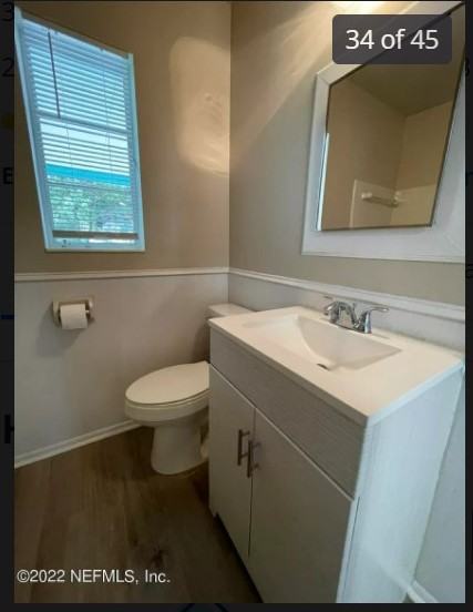 212 W 42nd St - Photo 3 of 31