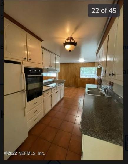 212 W 42nd St - Photo 4 of 31