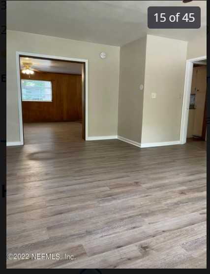 212 W 42nd St - Photo 6 of 31