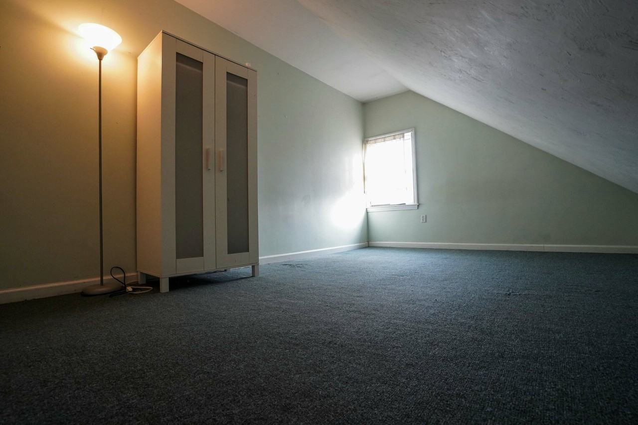 27 Oak Square Ave #3 - Photo 4 of 11