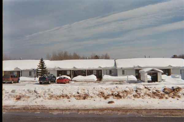 Pleasant View Apartments - Photo 3 of 10