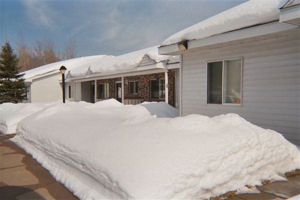 Pleasant View Apartments - Photo 2 of 10