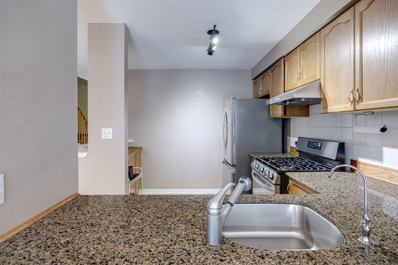 16 Frank Faubert Drive - Photo 3 of 24