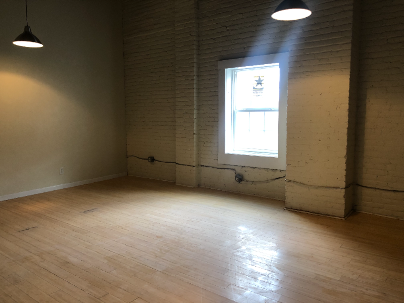 1009 Jefferson Street - Photo 4 of 12