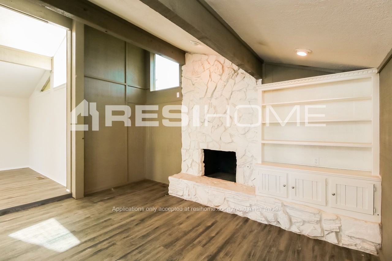 5508 Nw 112th St - Photo 3 of 23