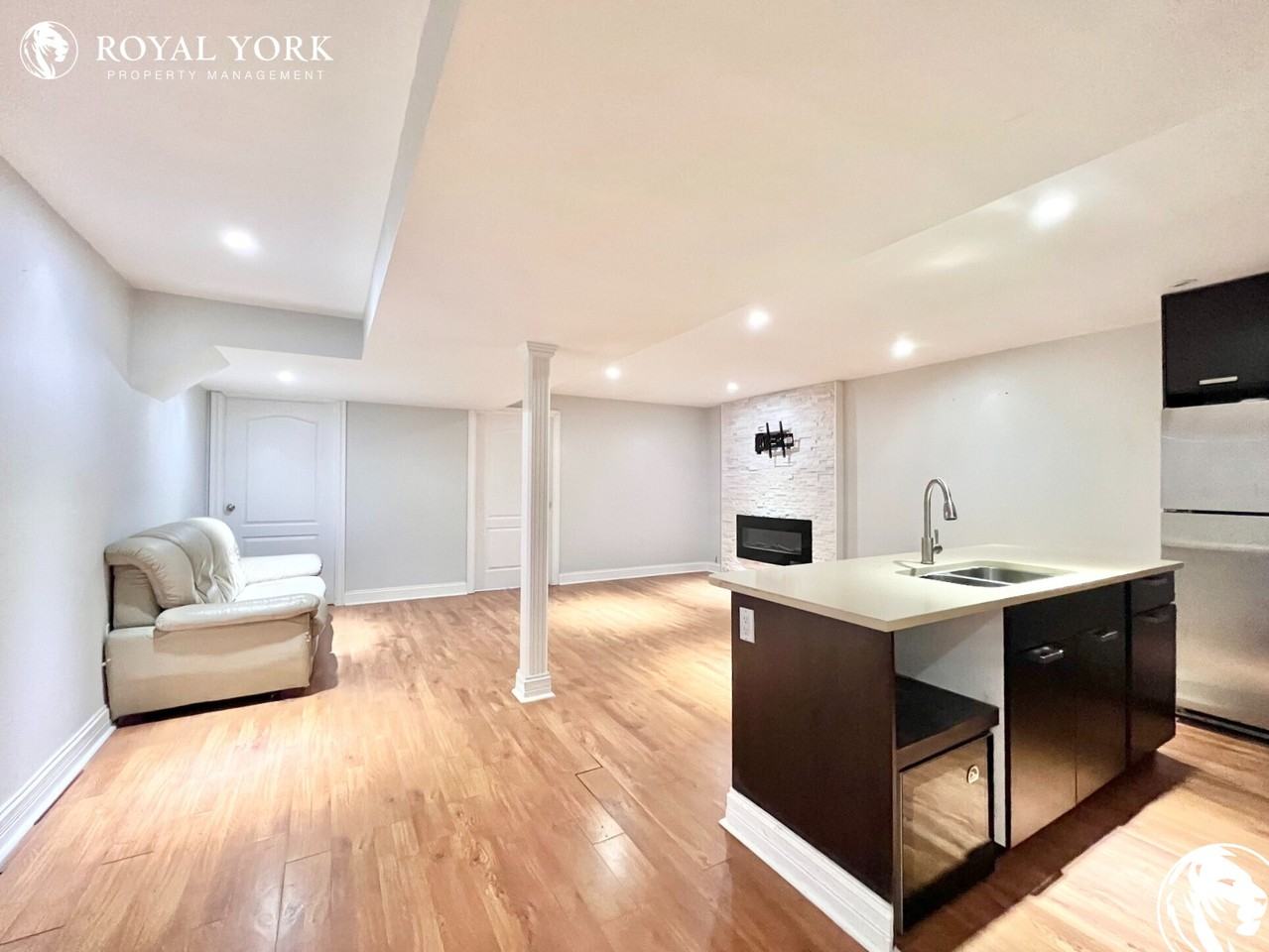 1879 Riverton Crt #2 - Photo 2 of 28