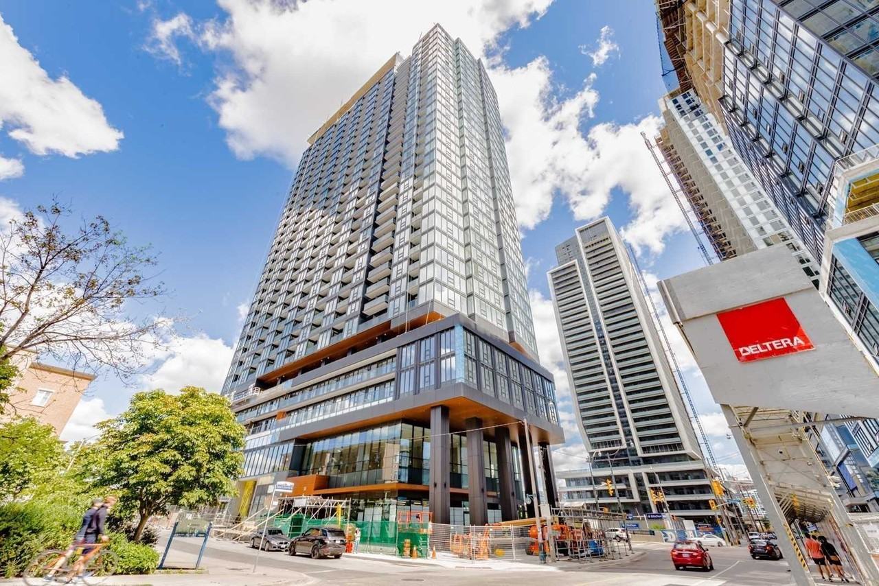 19 Western Battery Road #522