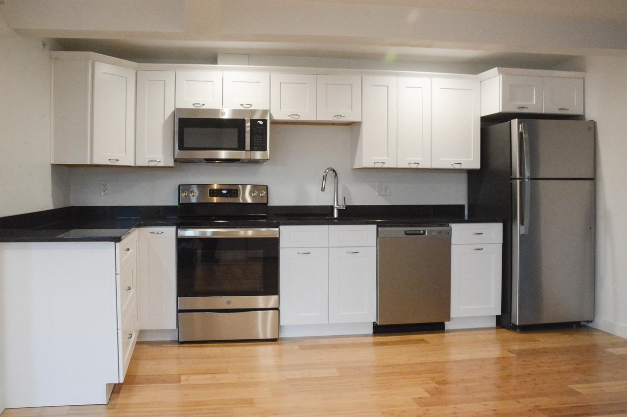 548 Main St #1 - Photo 5 of 21