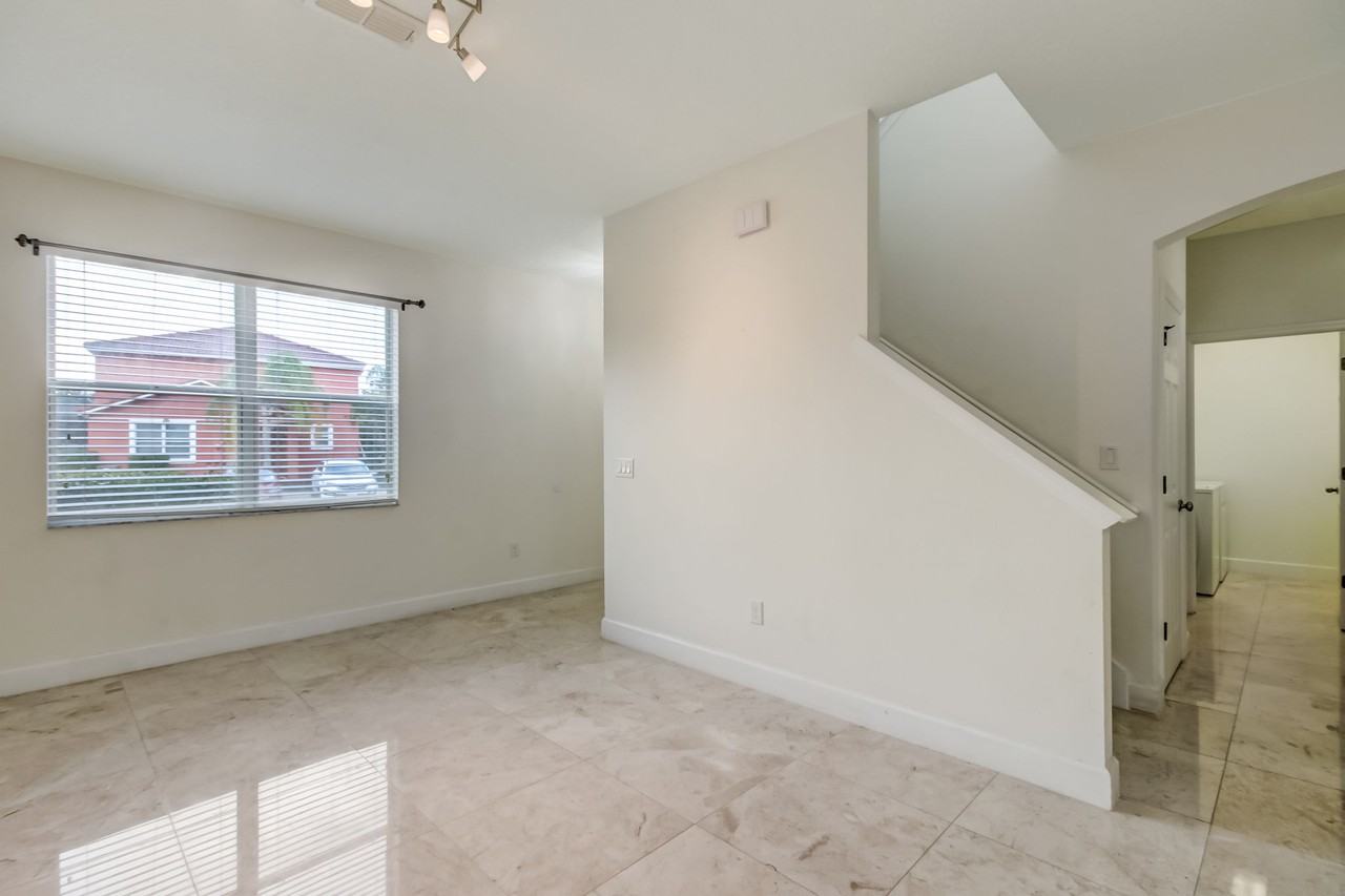 500 Las Fuentes Dr #1 - Photo 7 of 23