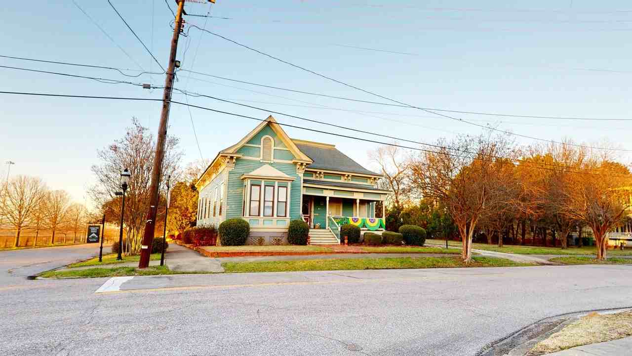 648 Clayton St #1 - Photo 2 of 33