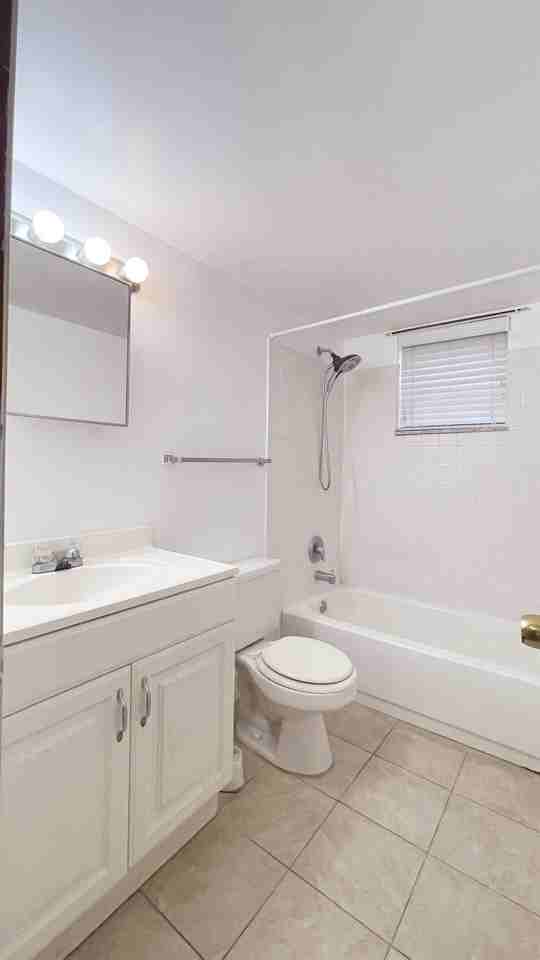 1041 Se Monterey Rd #B5 - Photo 2 of 26