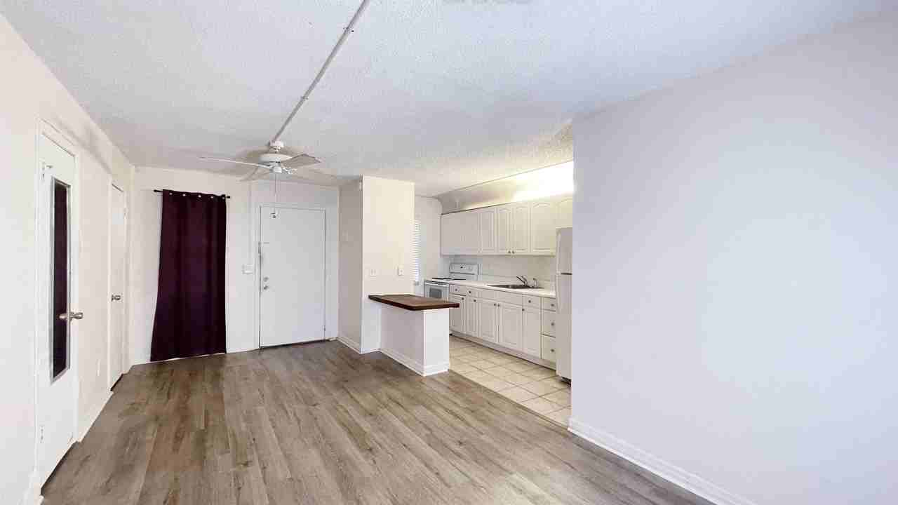 1041 Se Monterey Rd #B5 - Photo 3 of 26