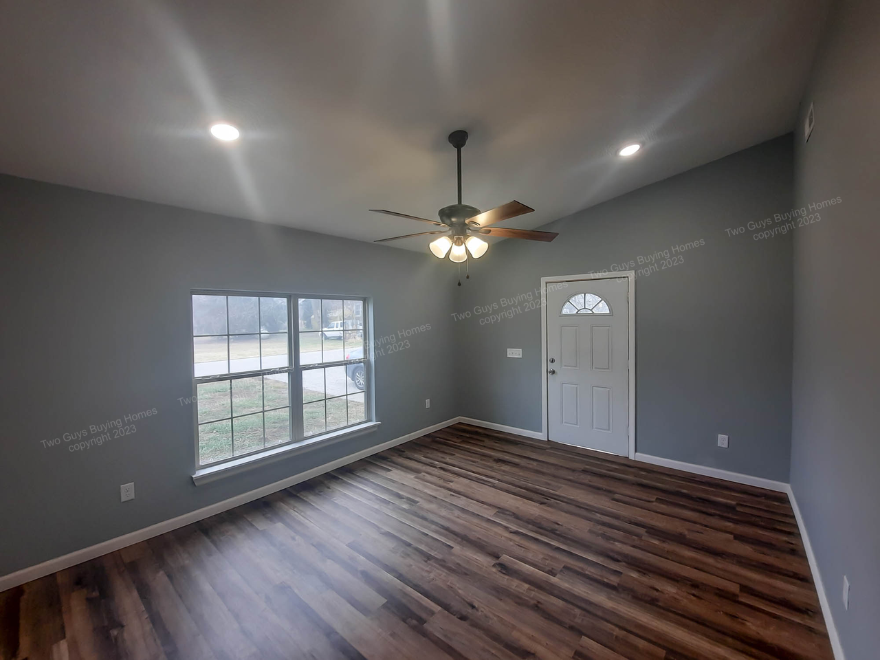 10542 W Robinson Rd #1 - Photo 2 of 9