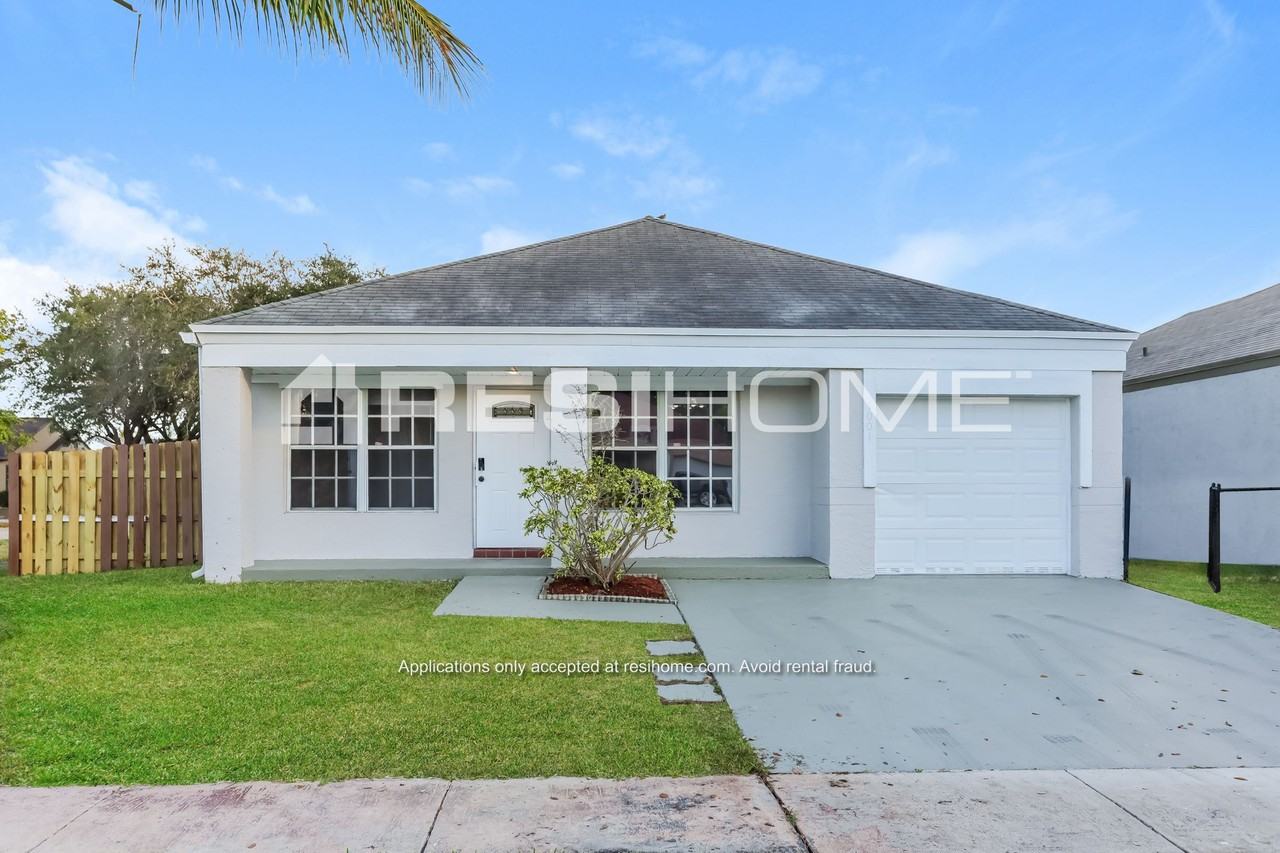 1001 Sw 85th Ter - Photo 3 of 18