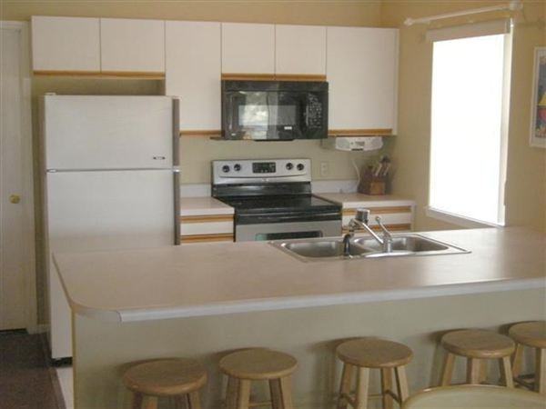 Breakwater Bay Condos - Photo 3 of 7