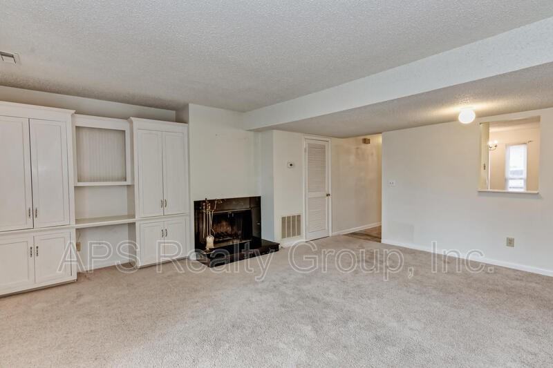 3771 Heathrow Dr - Photo 2 of 5