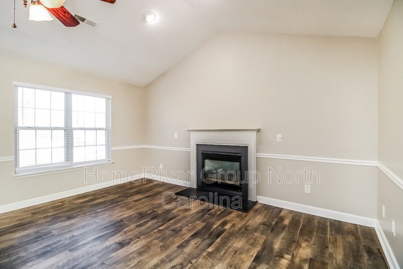 2703 Darden Rd - Photo 3 of 18