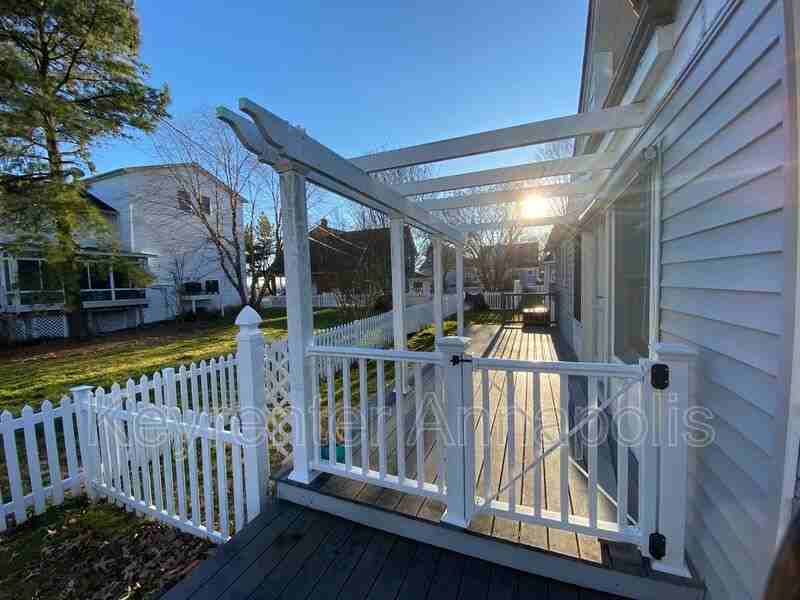 5562 Gloucester St - Photo 2 of 17