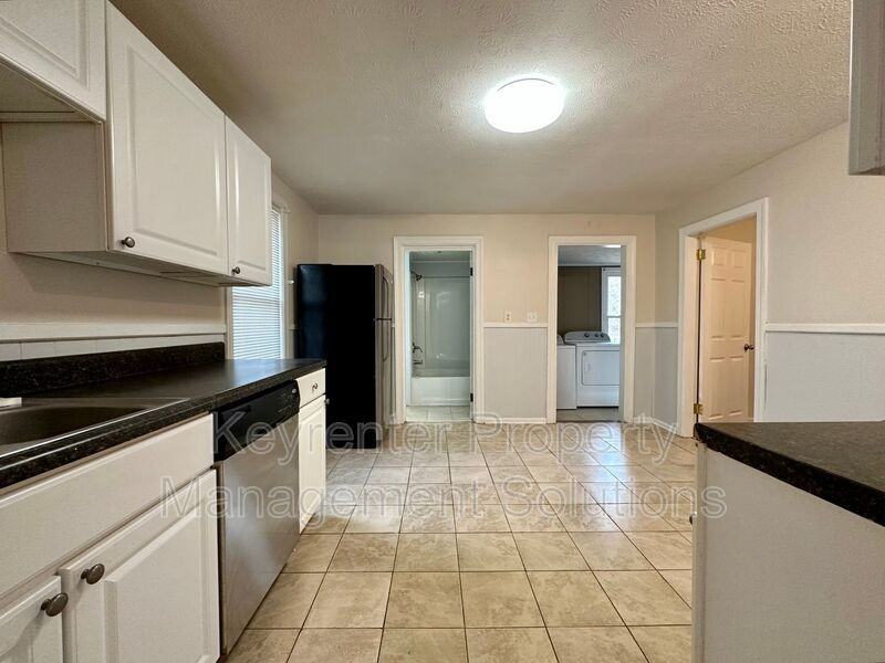 1320 Shenandoah Ave - Photo 4 of 9