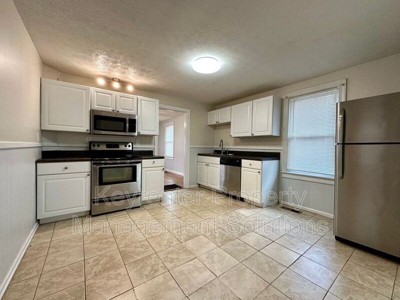 1320 Shenandoah Ave - Photo 5 of 9