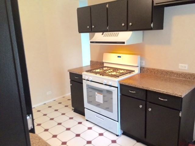 2437 Sharon Ave - Photo 3 of 8