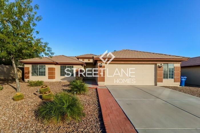 15298 W Watson Ln - Photo 2 of 16