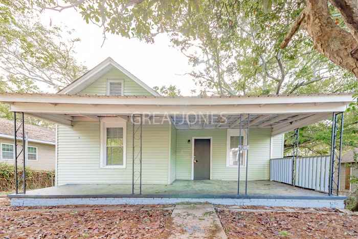 1309 Juniper St - Photo 2 of 13