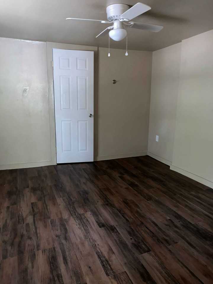 1000 Chihuahua St #B - Photo 3 of 18