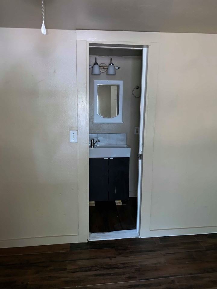 1000 Chihuahua St #B - Photo 6 of 18