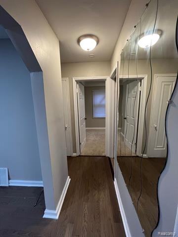 19726 Justine St - Photo 4 of 15