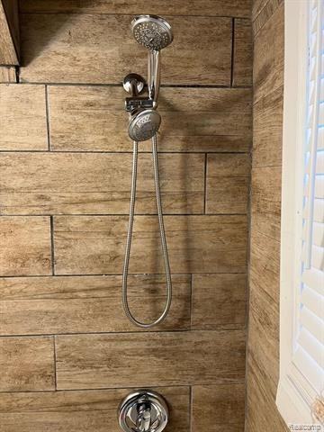 19726 Justine St - Photo 6 of 15