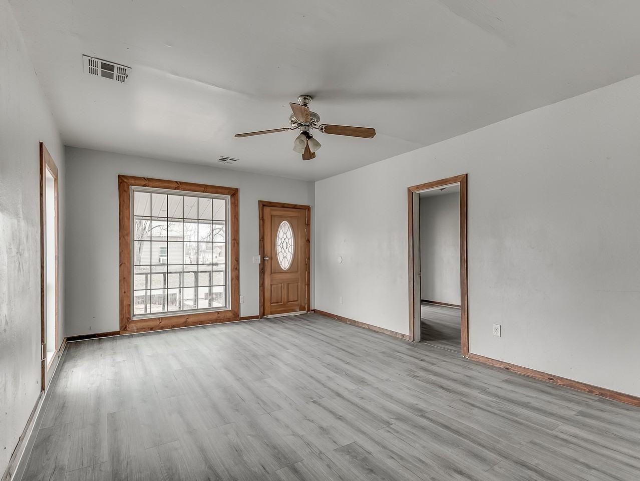 118 S Miles Ave #1 - Photo 3 of 16