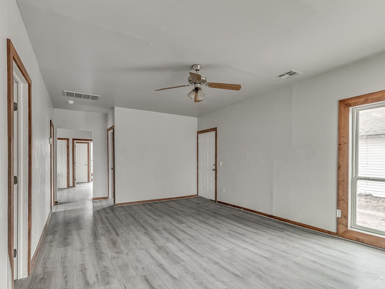 118 S Miles Ave #1 - Photo 4 of 16