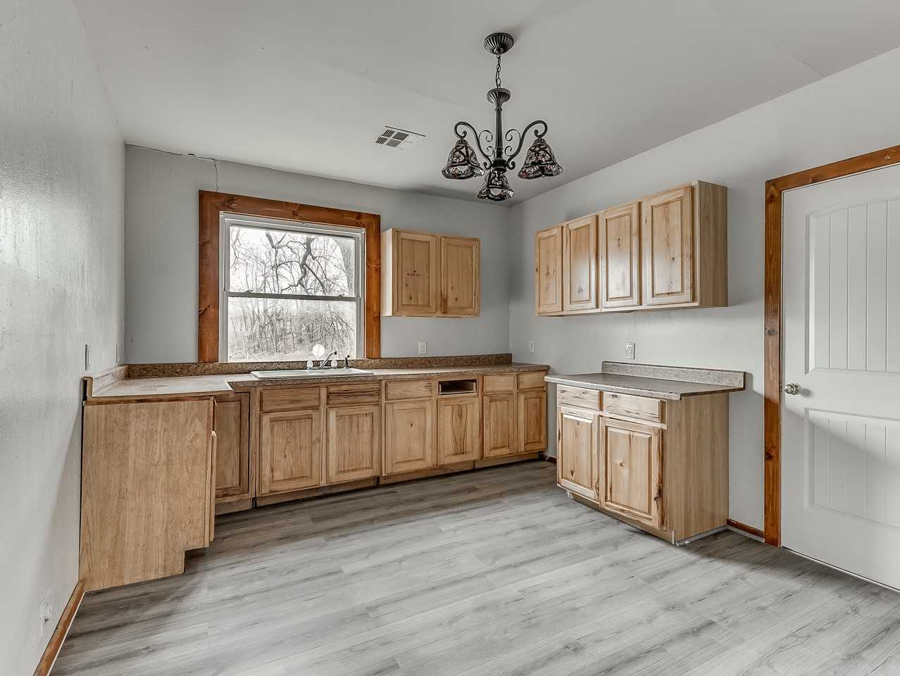 118 S Miles Ave #1 - Photo 5 of 16