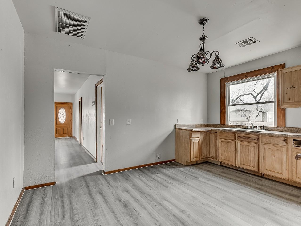 118 S Miles Ave #1 - Photo 6 of 16