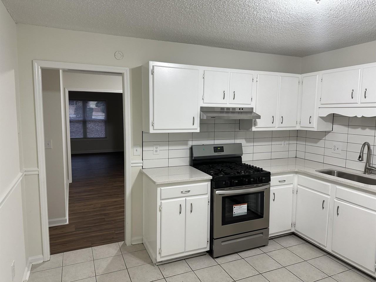 4106 Hawthorne Cir Se #1 - Photo 4 of 34