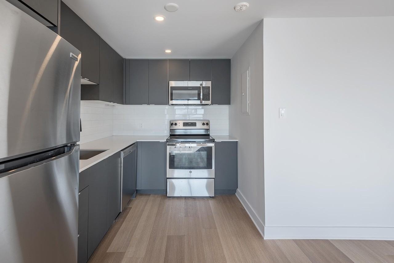 6655 Mackle Apartments 6655 Ch Mackle, Côte SaintLuc, QC H4W 2Y3 Zumper