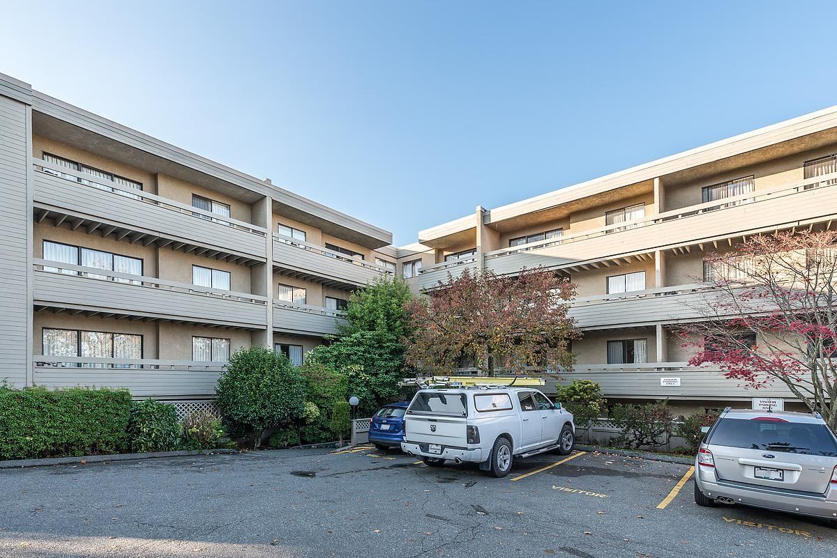 McKenzie Woods Apartments 1002 Mckenzie Ave, Saanich, BC V8X 4B5 Zumper
