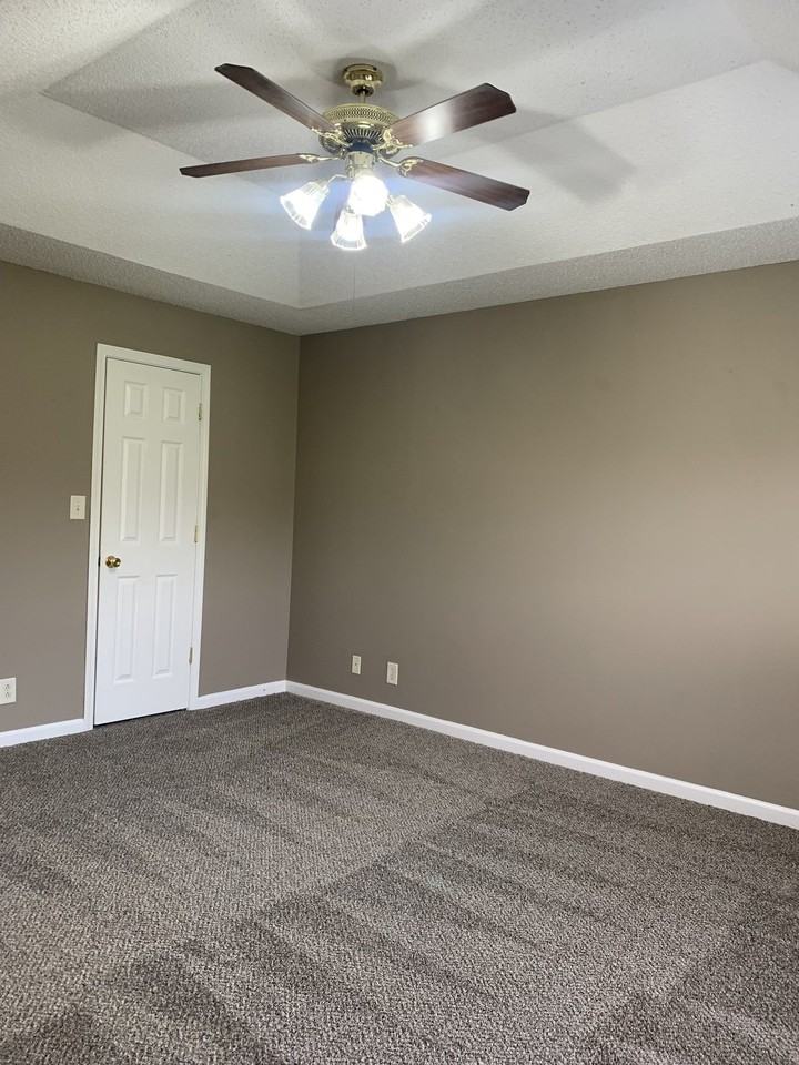 1476 Buchanon Dr - Photo 7 of 9