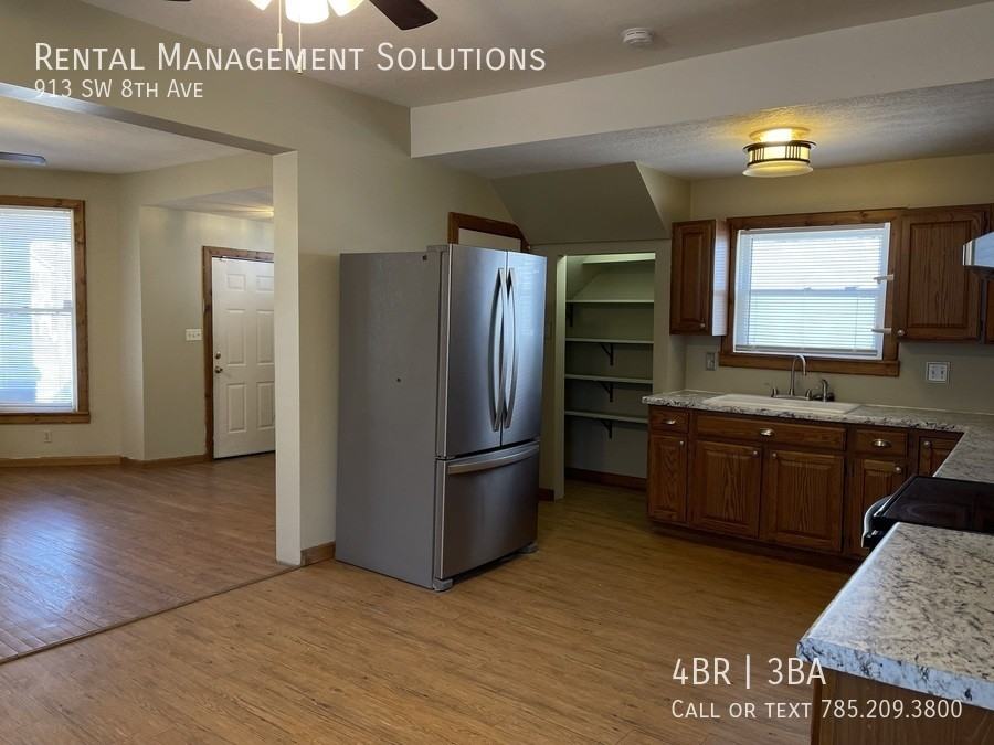 913 Sw 8th Ave - Photo 3 of 24