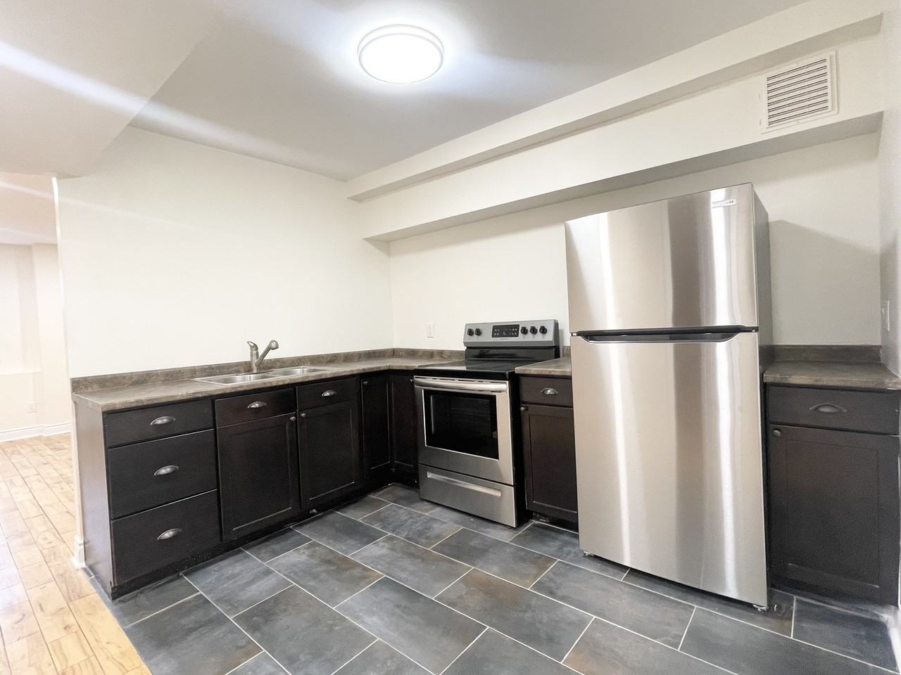 152 James Street South, Hamilton, Ontario - Photo 3 of 6