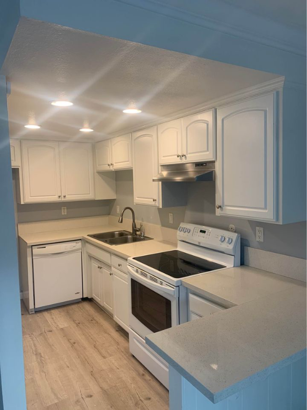 1409 Superior Ave #8 - Photo 7 of 9