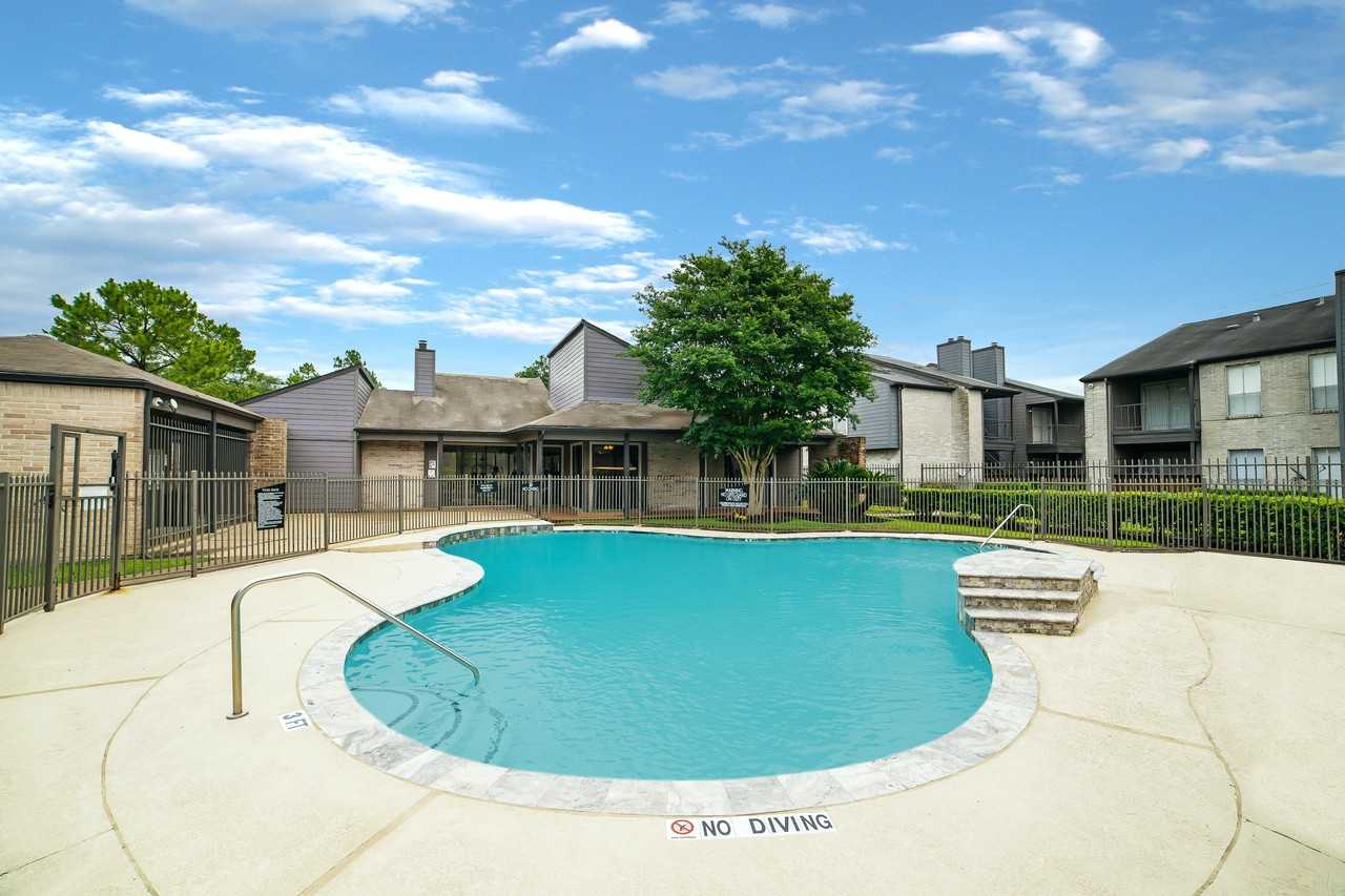 z-080122-Sedona Square - Photo 6 of 12