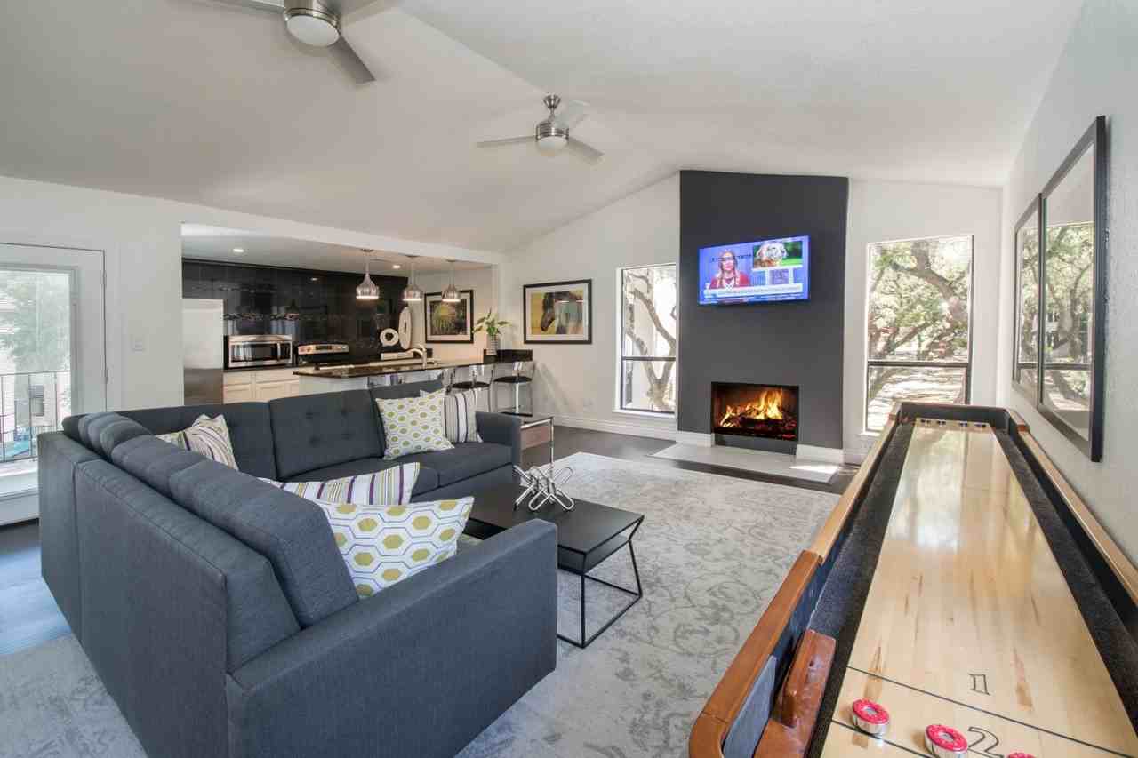 The Henry B - Photo 7 of 26