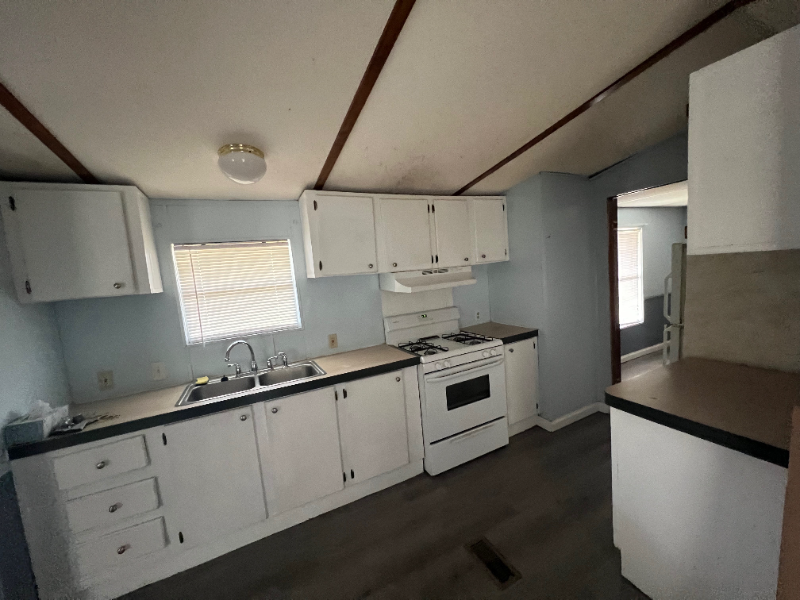 106 Linda Lee Court - Photo 3 of 14